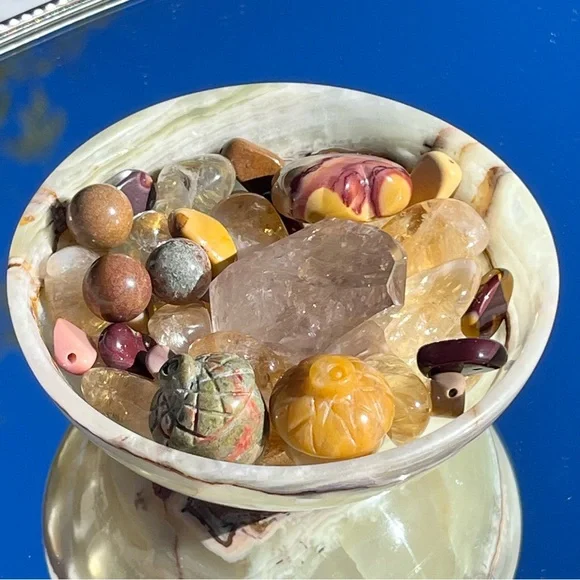 Smoky Quartz point, Mookite Jasper Heart, Green & Yellow Acorns, Onyx Bowl - Picture 10 of 17